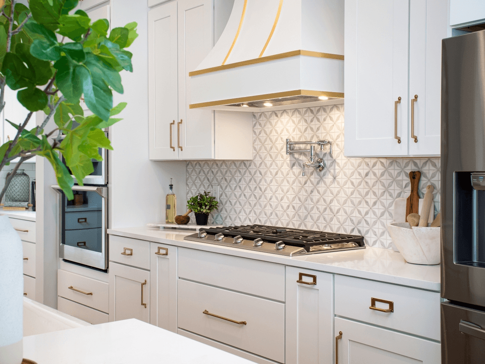 Matte vs. Gloss Kitchen Cabinets: Choosing the Perfect Finish
